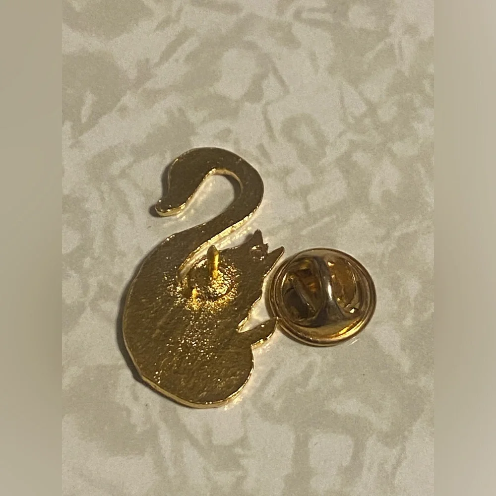 Gold Tone Tone Enamel Swan Pin #7626 💎 SALE